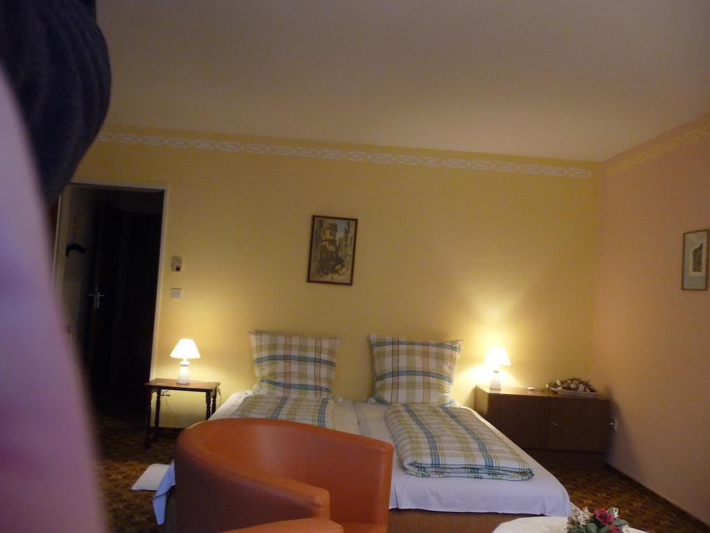 Hotel-Garni-Sonnenlay Bernkastel-Kues Room photo